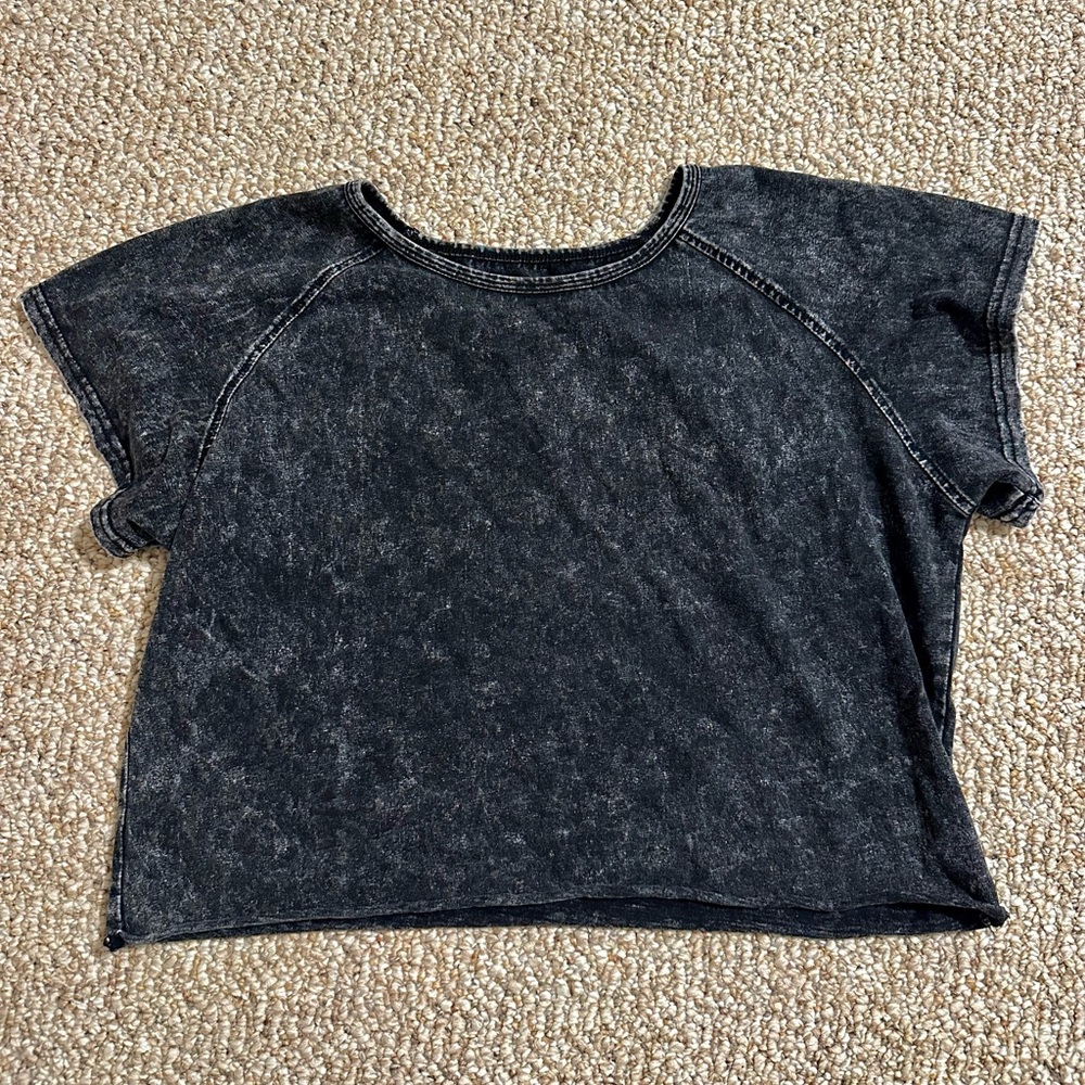 Small cropped ashy black t shirt